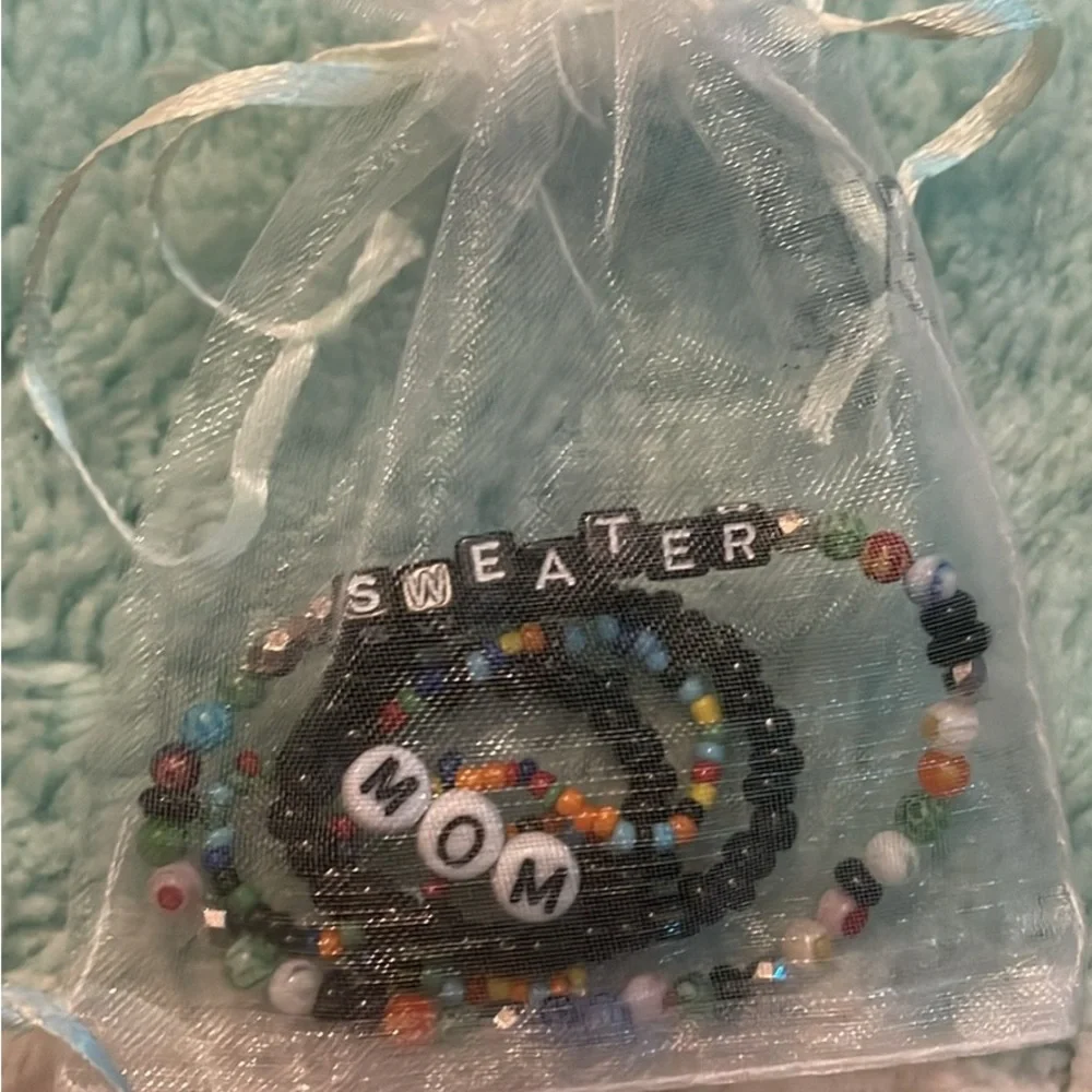 Bead bracelets - Picture 4 of 7